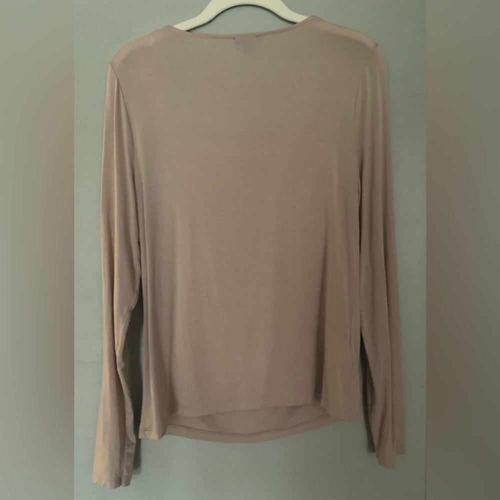 Ann Taylor Elegant Beige Women's Top - Picture 3 of 4